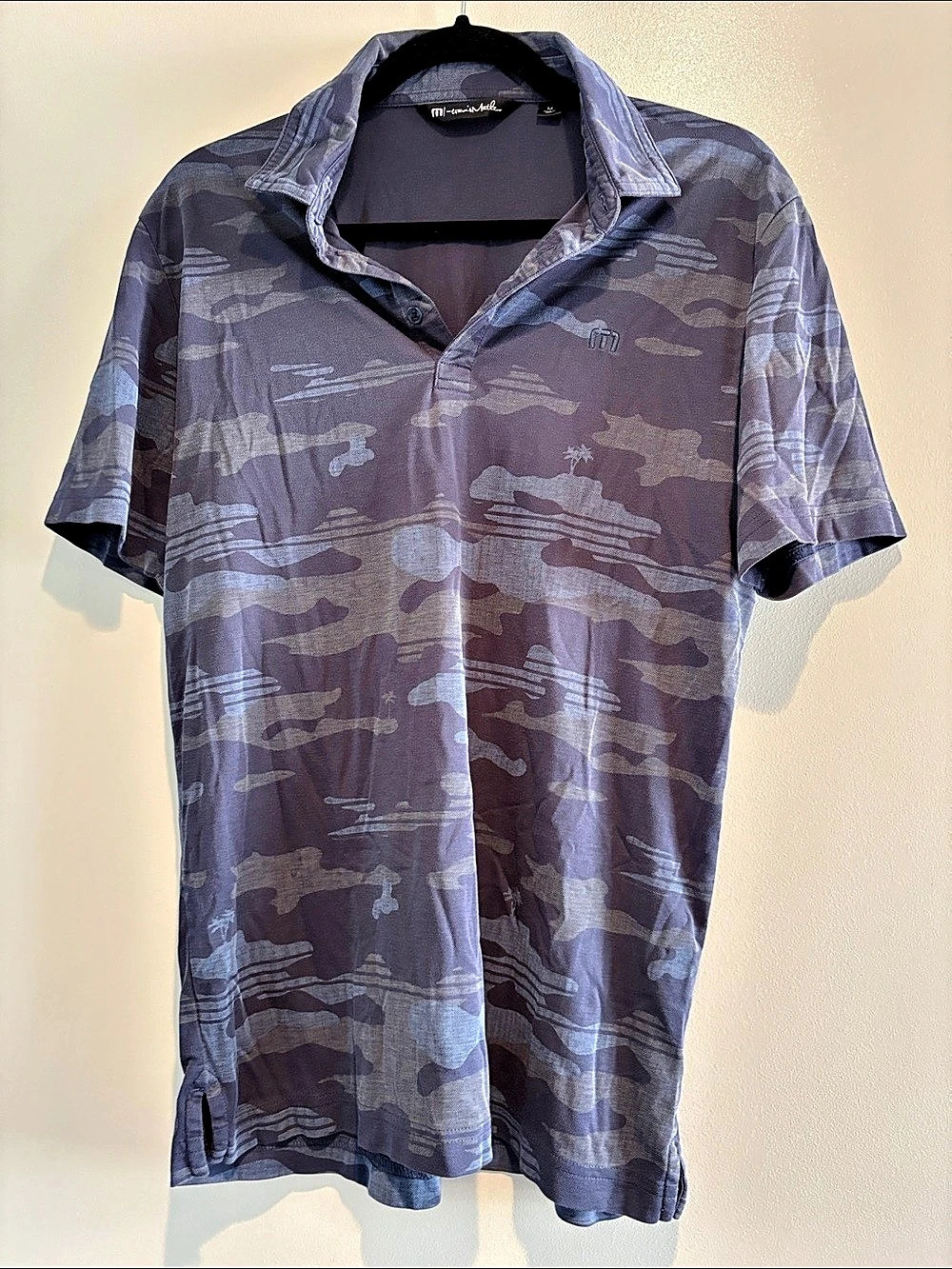 Travis Mathew Camo Short Sleeve Polo in navy & Gray Like New, Med